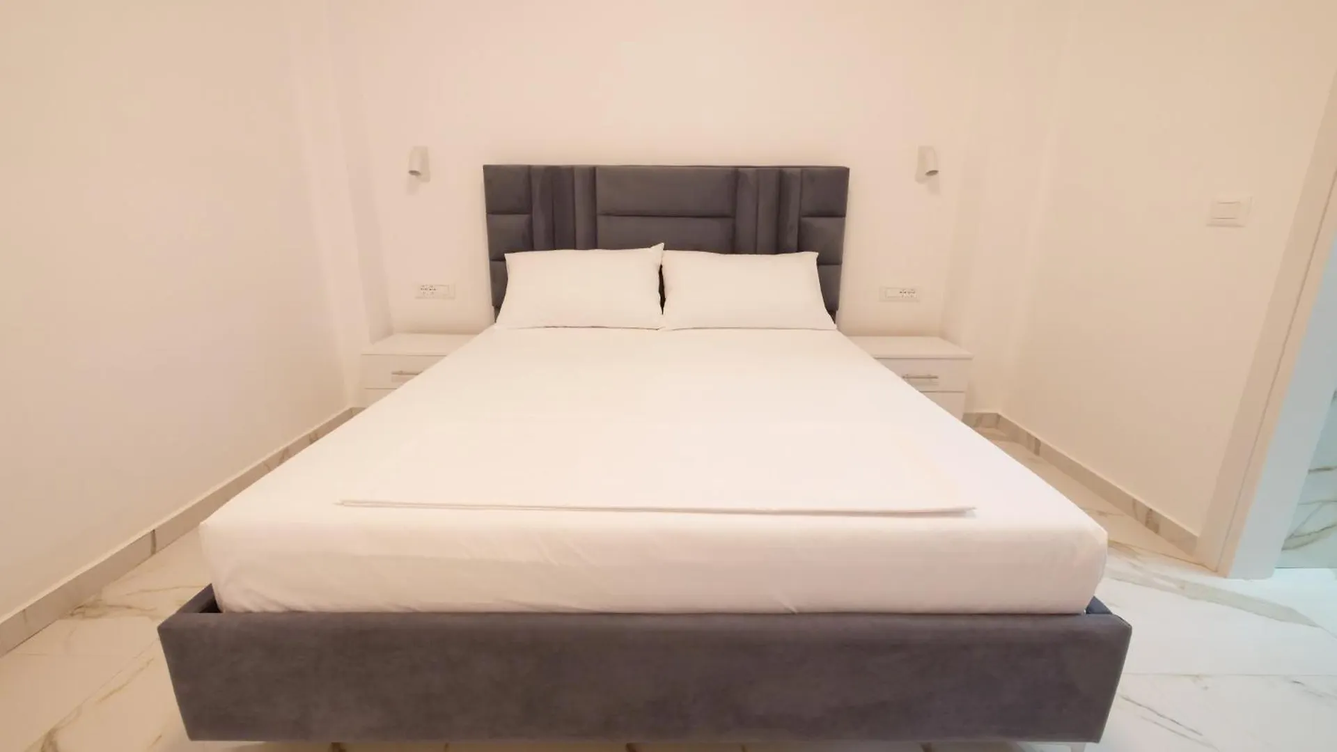 Blue Mare Apartments Sarandë