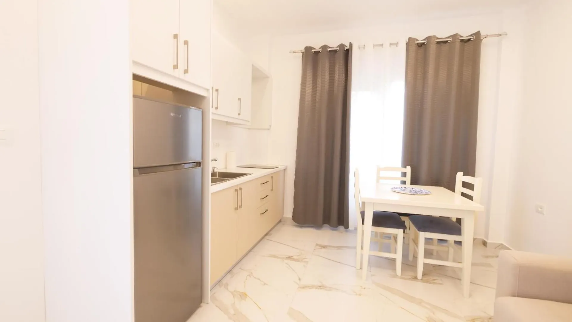 Blue Mare Apartments Sarandë
