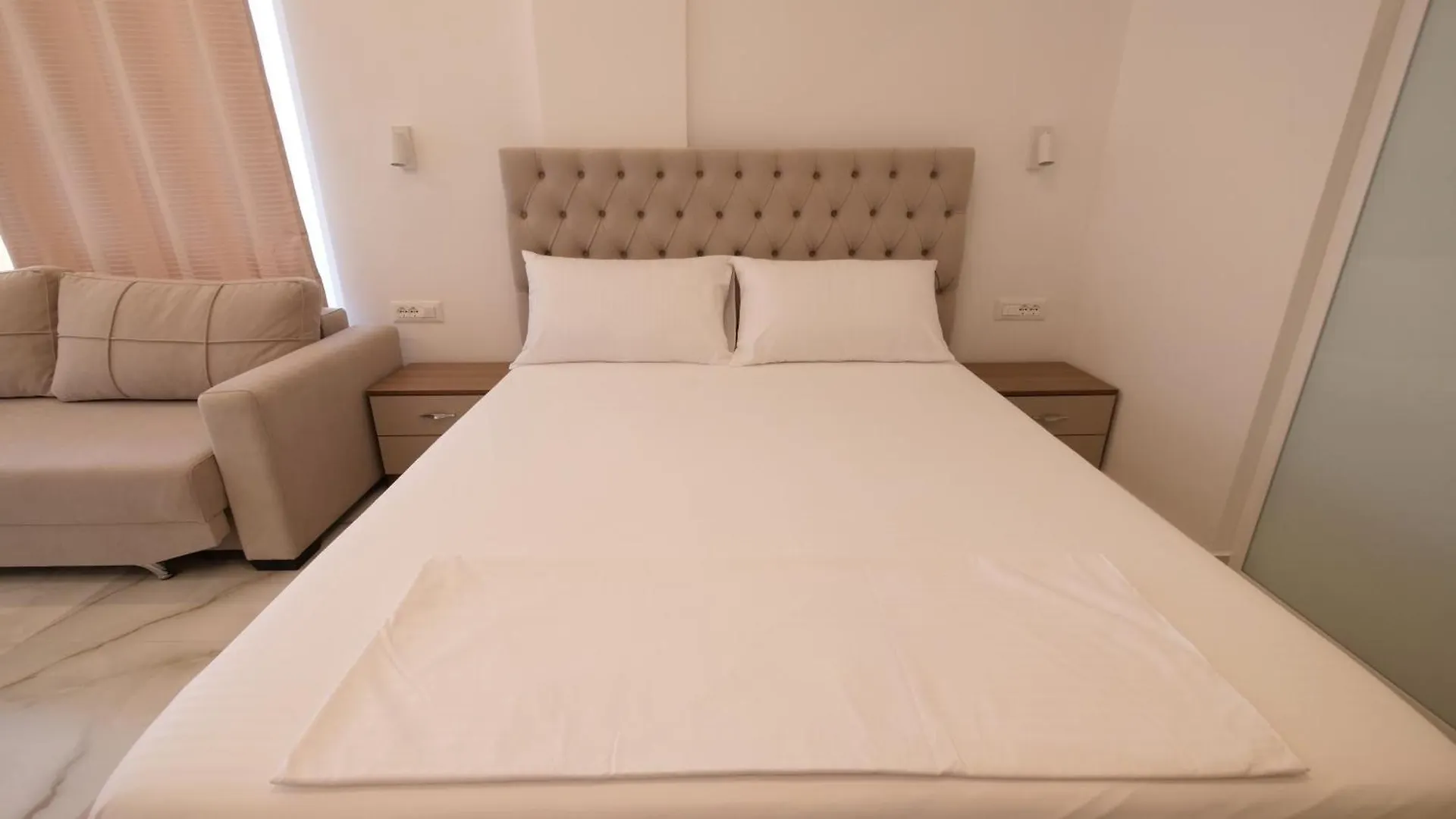 Blue Mare Apartments Sarandë