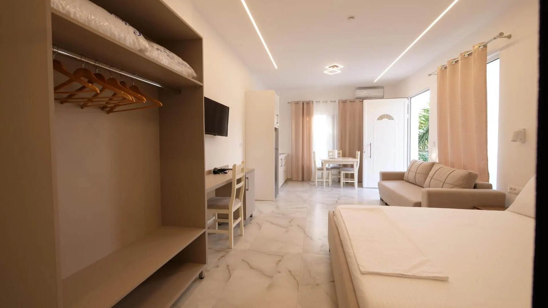 Blue Mare Apartments Sarandë