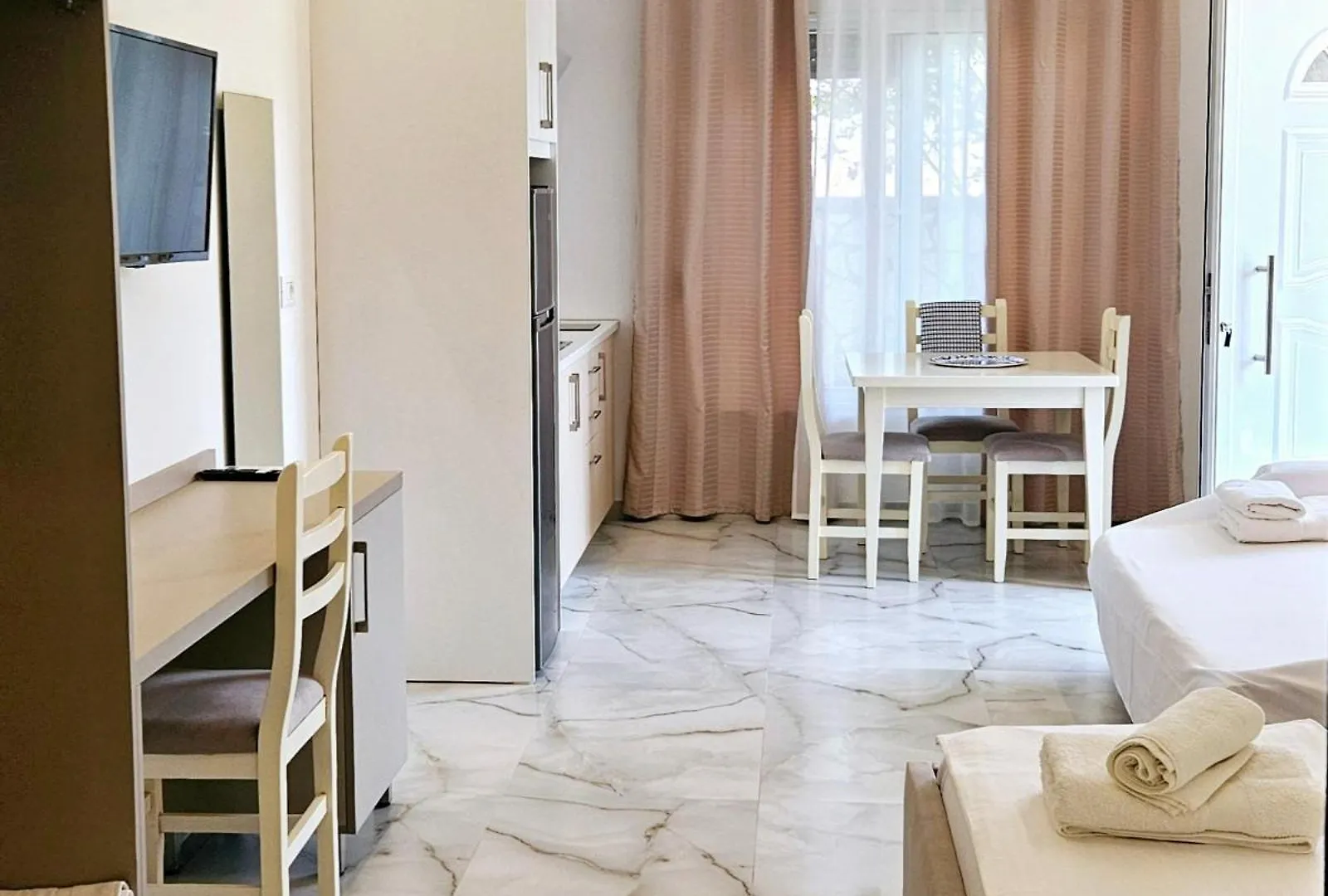 Blue Mare Apartments Sarandë